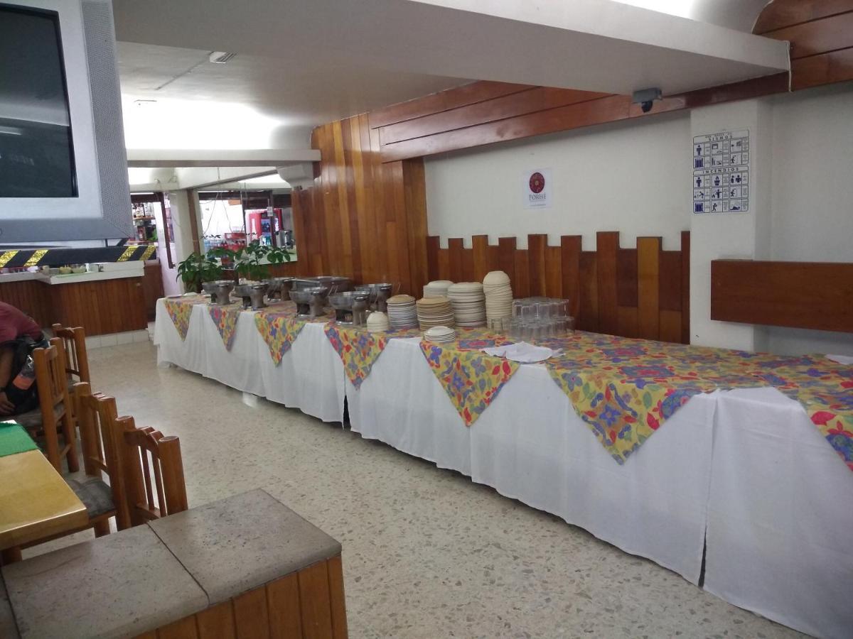 Hotel Concordia Uruapan  Exteriör bild